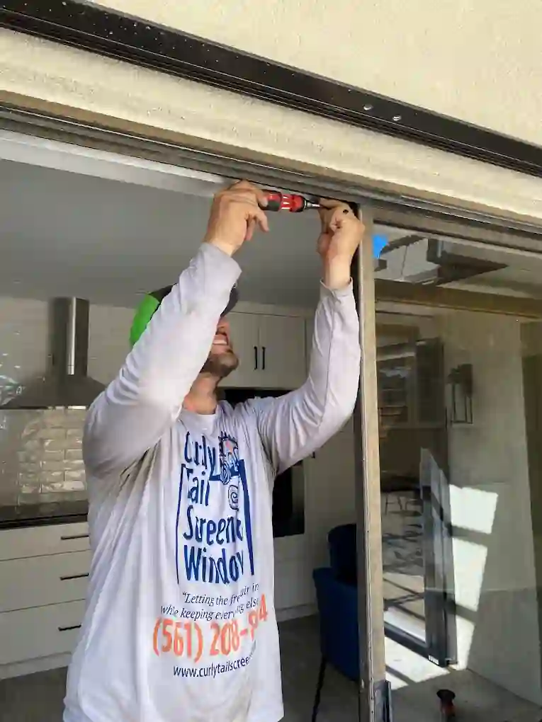 Pool enclosure screen repair